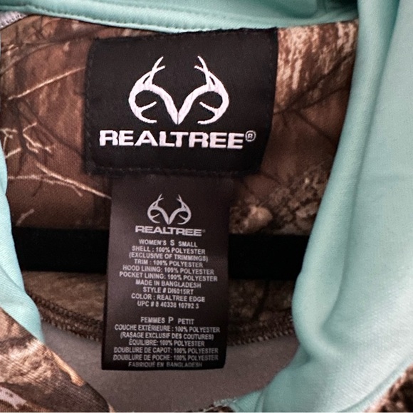 Size S Women’s RealTree Edge Women’s Camo Hoodie Sweater - Picture 6 of 6